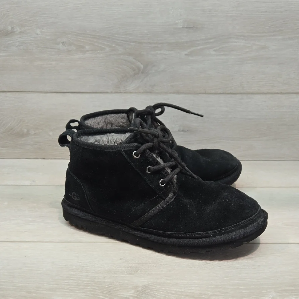 Ugg Australia Mens 3236 Black Suede Ankle Boots Sheepskin Shoes Sz 8